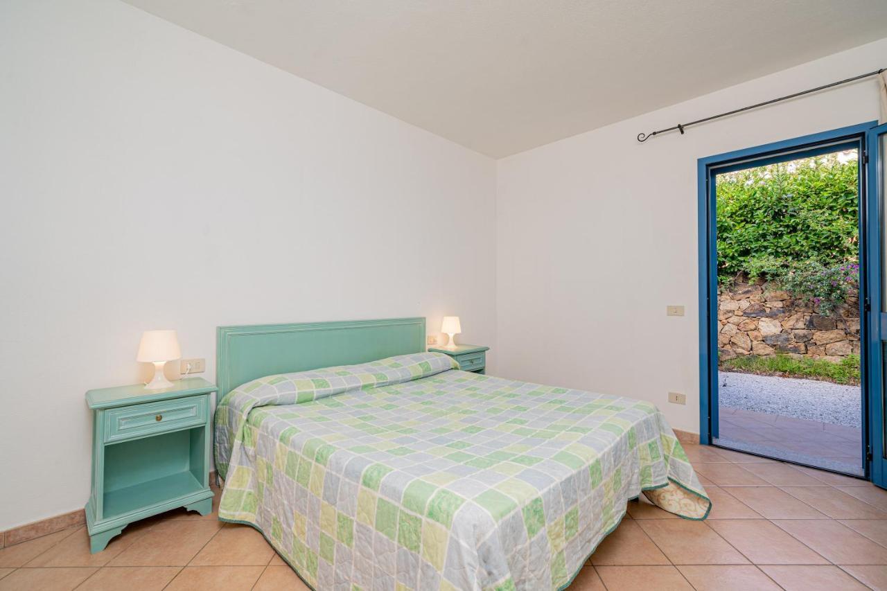 Apartments In Residence With Swimming Pool In Cala Girgolu Monte Petrosu Exterior photo